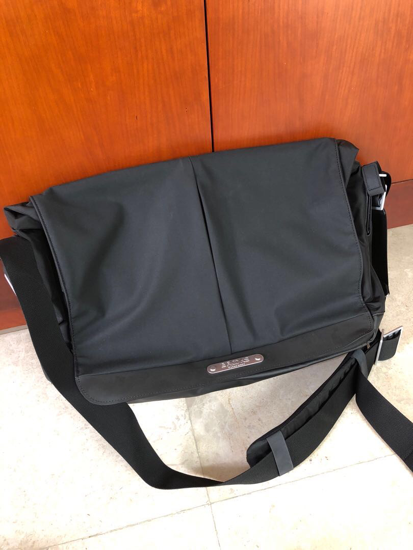 Brooks strand messenger bag top