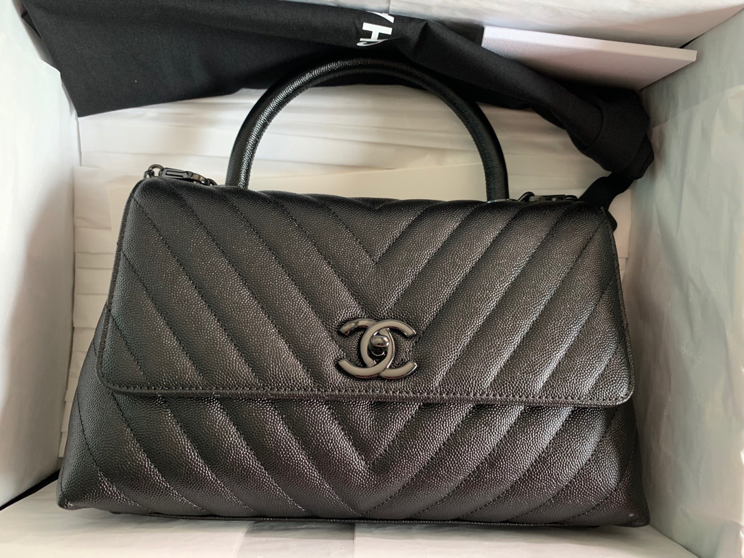 Chanel so black coco handle caviar, Luxury, Bags & Wallets on Carousell
