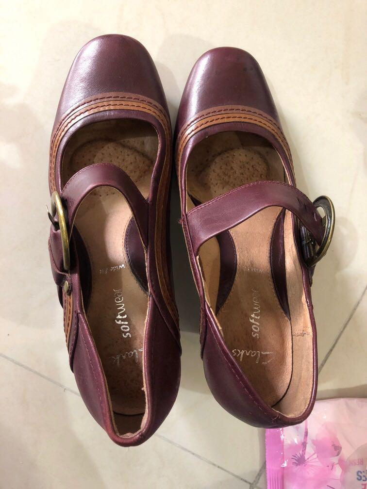 Suri session ironi Clarks leather shoes *UK 5.5* free postage west malaysia*, Women's Fashion,  Footwear, Sneakers on Carousell