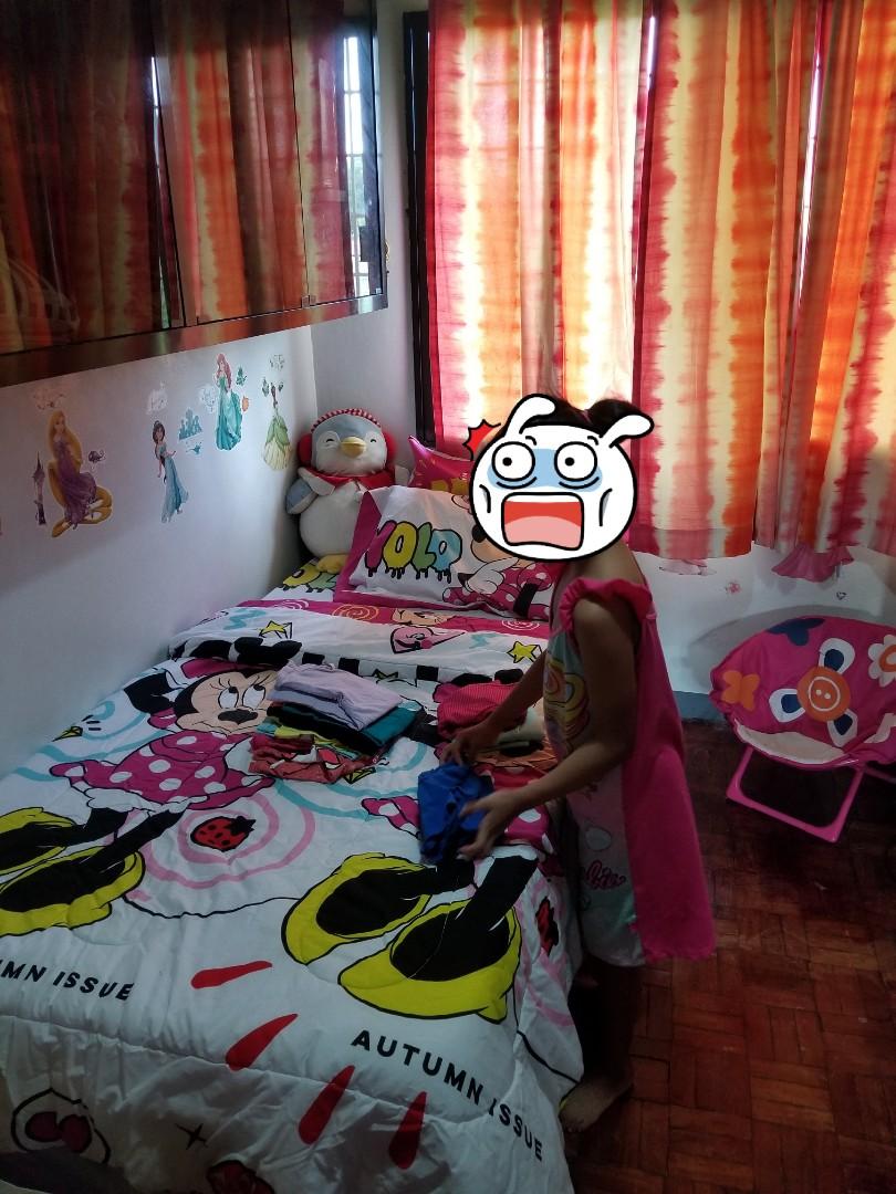 Comforter set! (Category: Bed Frames & Mattresses) located in Antipolo. Submitted by ms.roj (Listing ID 232059997, Image 1). Description: Bought it for almost 4k Super ganda pa ng comforter it also comes with 2 pillow case And fitted sheet single size Magkabilaan diff. Design. Sa pang single bed lang namin nilagay pati fitted pang single yung comforter for twin. Rfs: yearly upgrade..