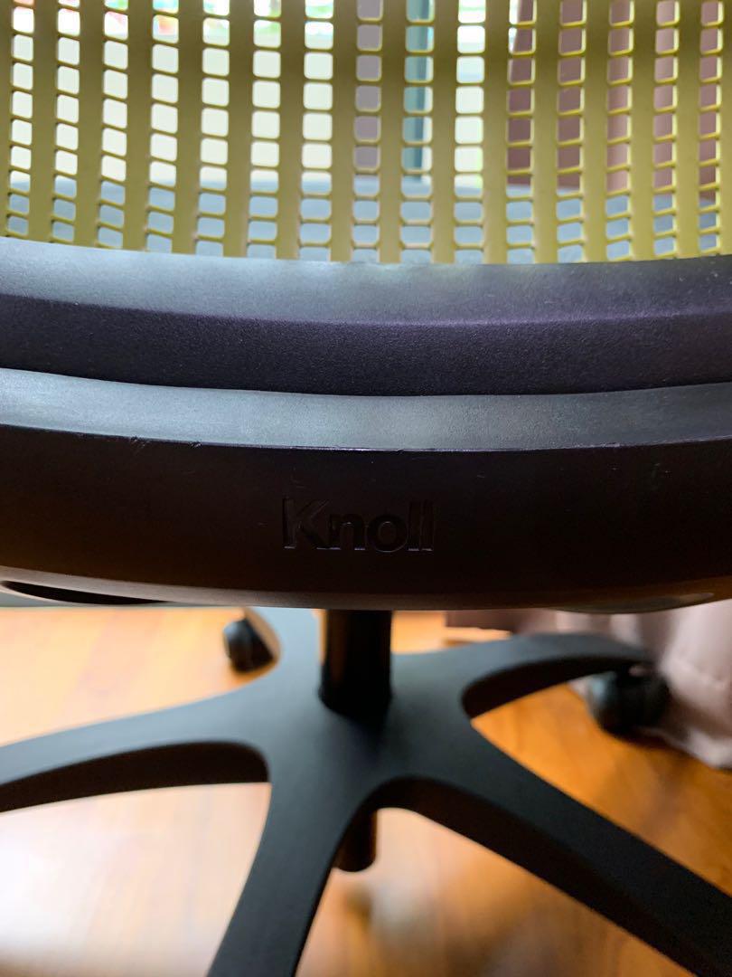 Computer chair (Category: Chairs) located in Singapore. Submitted by splim12345 (Listing ID 210797514, Image 3). Description: Used chair but fully functional with adjustable armrests Self-pickup at Serangoon (address to be provided) Prefer fuss-free transaction.
