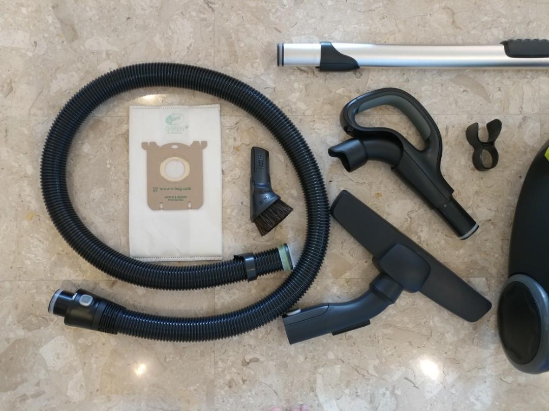 Electrolux UltraSilencer Green Vacuum vaccum Cleaner, TV & Home