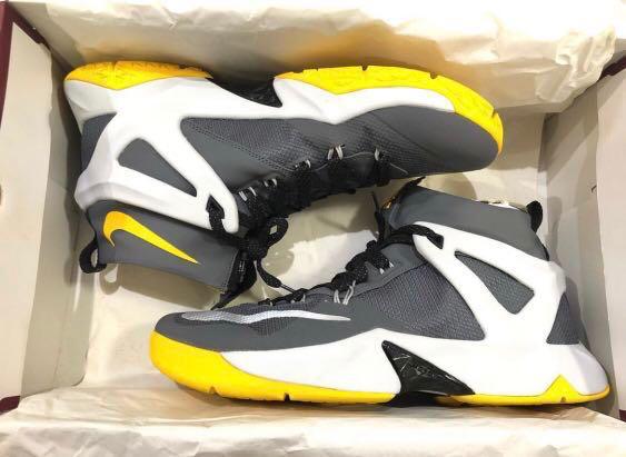 nike ambassador viii