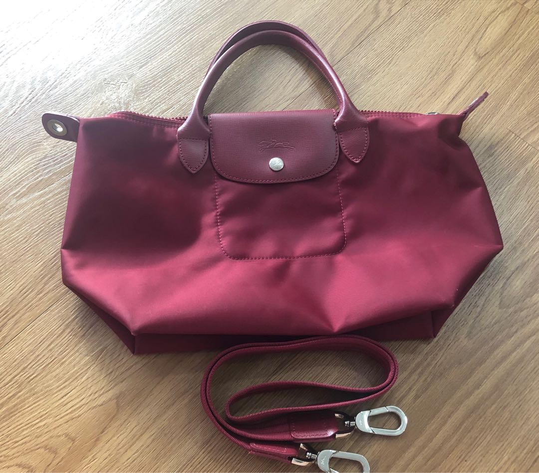 longchamp wine red