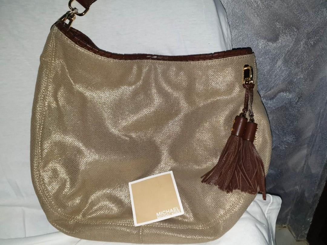 Michael Kors (Category: Luxury Bags & Wallets) located in Taguig. Submitted by m0lly_ (Listing ID 231937726, Image 1). Description: Another bnew kept unused bag from mk.