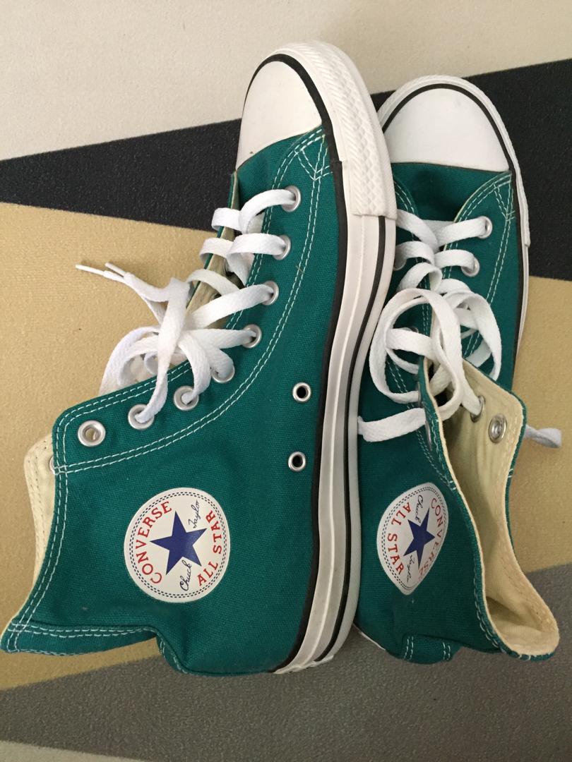 Emerald best sale green converse
