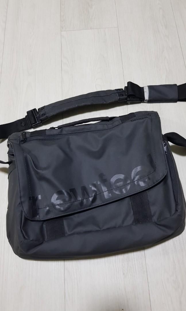NEWFEEL Messenger Bag (Decathlon brand 