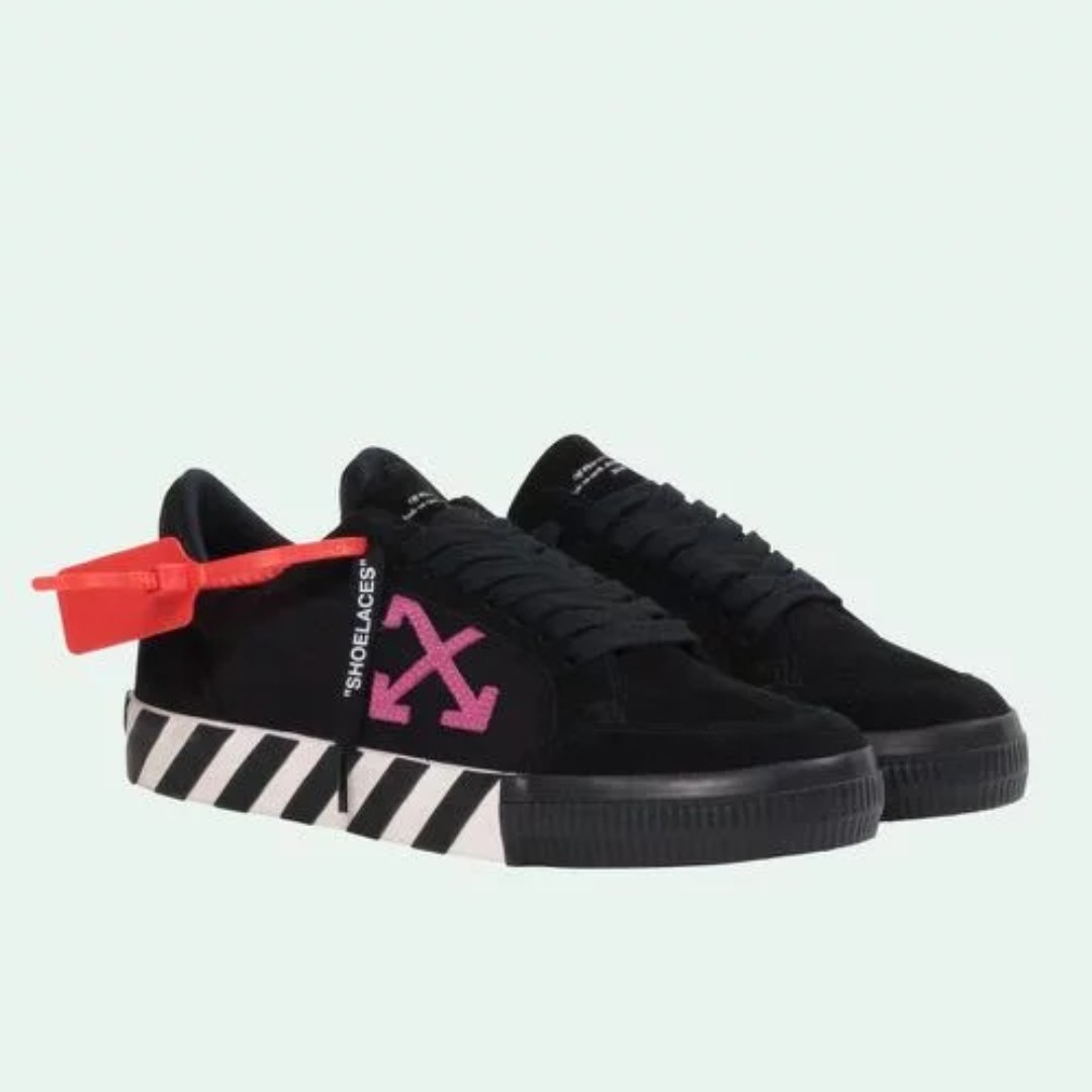 off white low vulcanized on feet