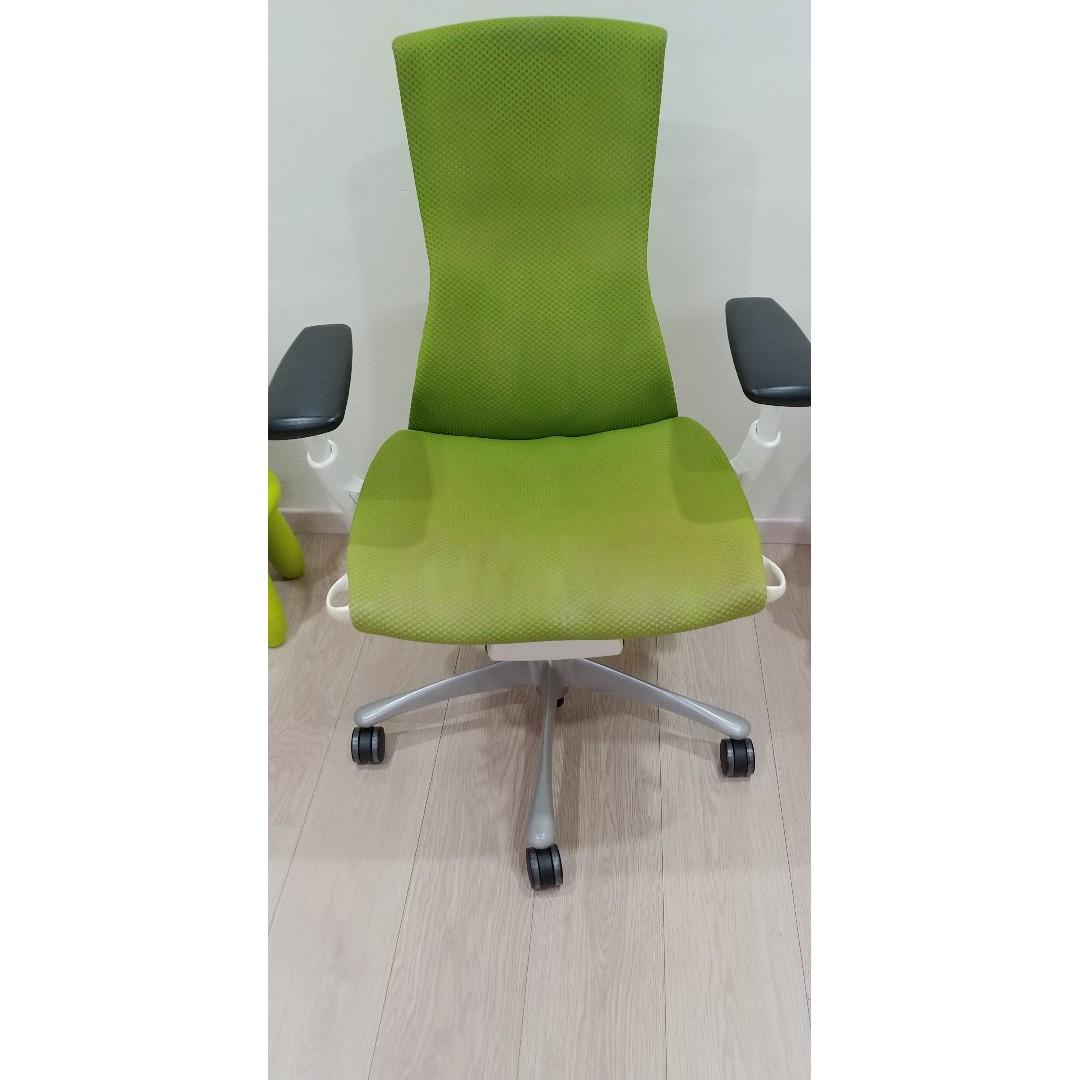 pre owned herman miller embody chair