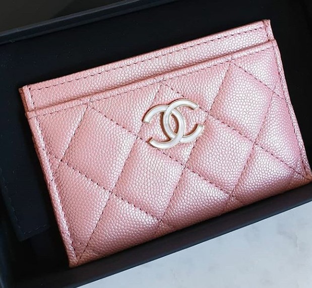 19S Chanel iridescent pink with mother 