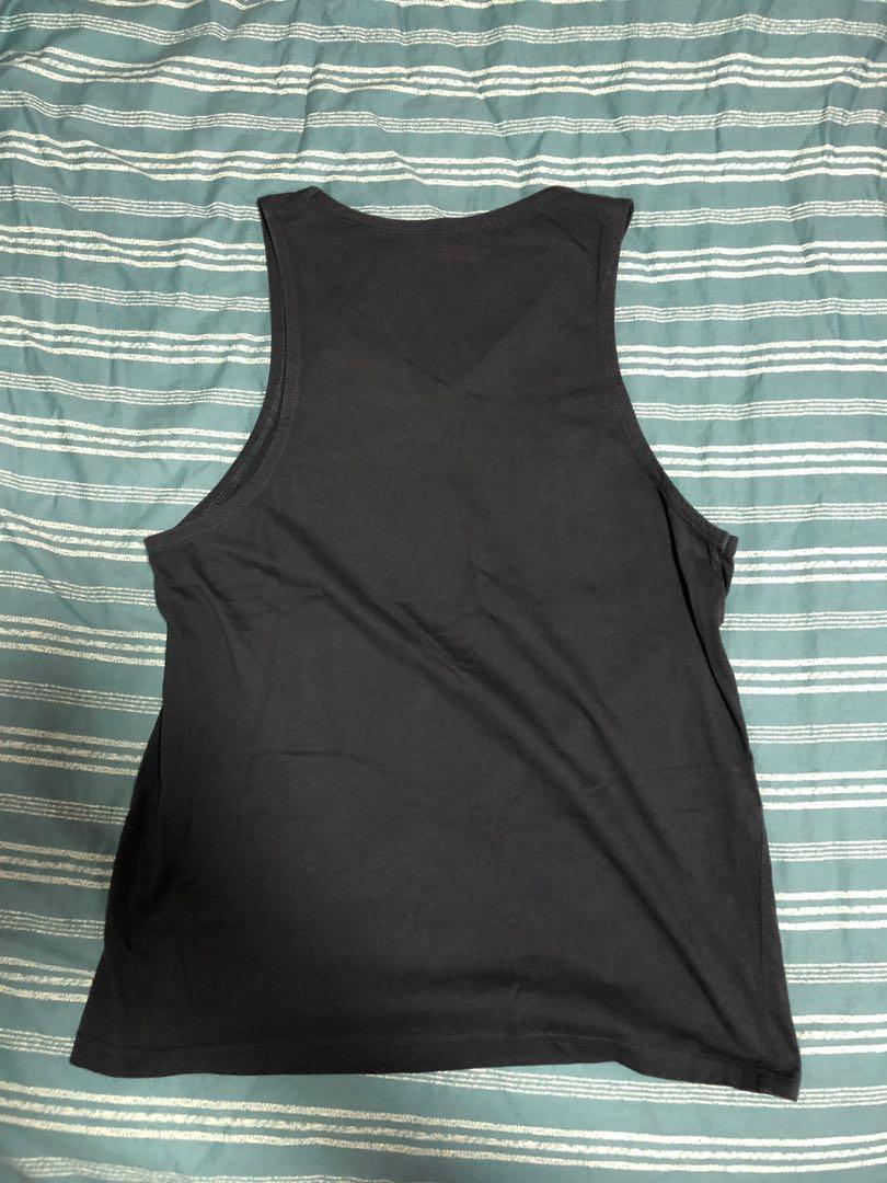 Singlet (Category: Sleeveless) located in Singapore. Submitted by sushiuno (Listing ID 231958732, Image 3). Description: .