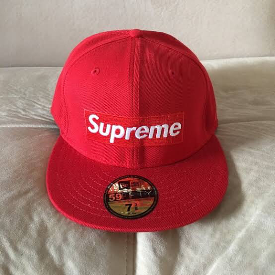 Supreme fitted 2025 hats