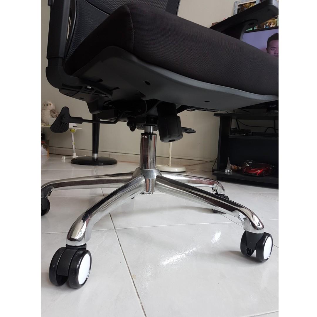 UMD Ergonomic Office Chair Q52, Furniture & Home Living, Furniture