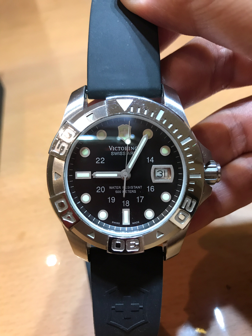 Victorinox dive sales master 500 quartz
