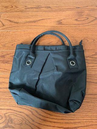 Tote bag in excellent condition. Can be used as lunch bag