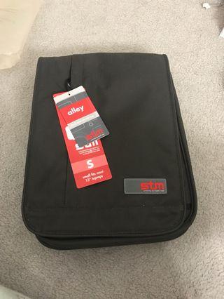 STM S ALLEY SHOULDER LAPTOP BAG