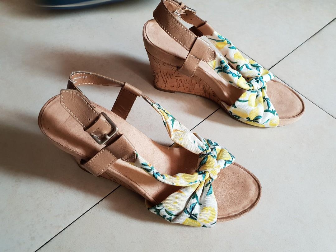 Aerosoles Original Wedge Sandals Size 40 10 39 5 9 5 39 9