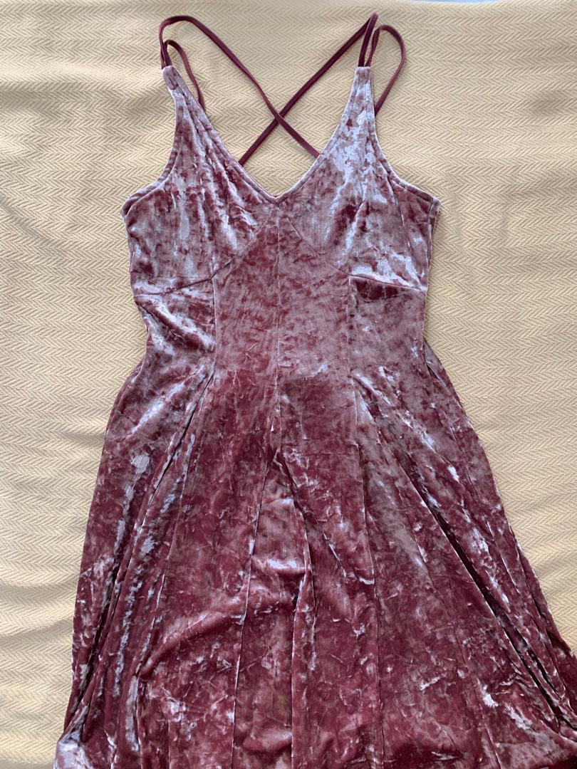 american eagle velvet dress