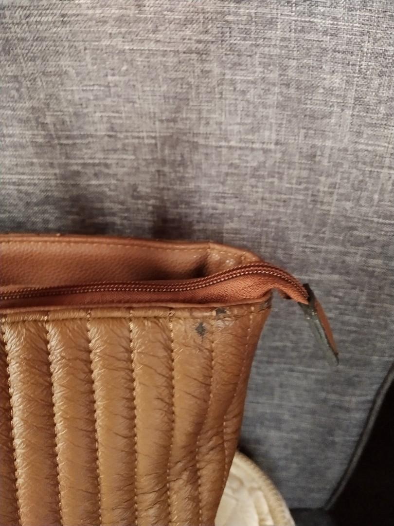 Ayla tote bag (Category: Luxury Bags & Wallets) located in Bulacan. Submitted by shoppeeloved (Listing ID 232169252, Image 3). Description: Brand: Ayla.