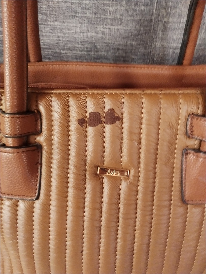 Ayla tote bag (Category: Luxury Bags & Wallets) located in Bulacan. Submitted by shoppeeloved (Listing ID 232169252, Image 2). Description: Brand: Ayla.