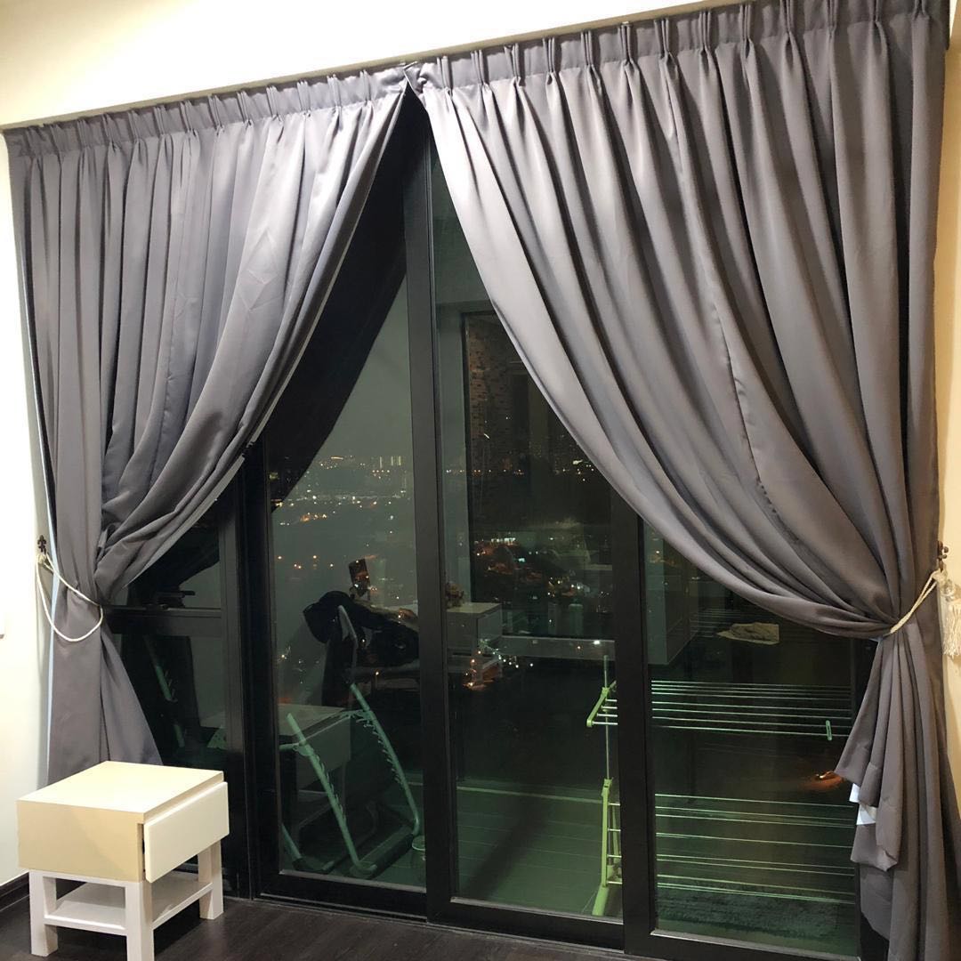 Blackout curtain grey like new, added pvc lining to reduce noise