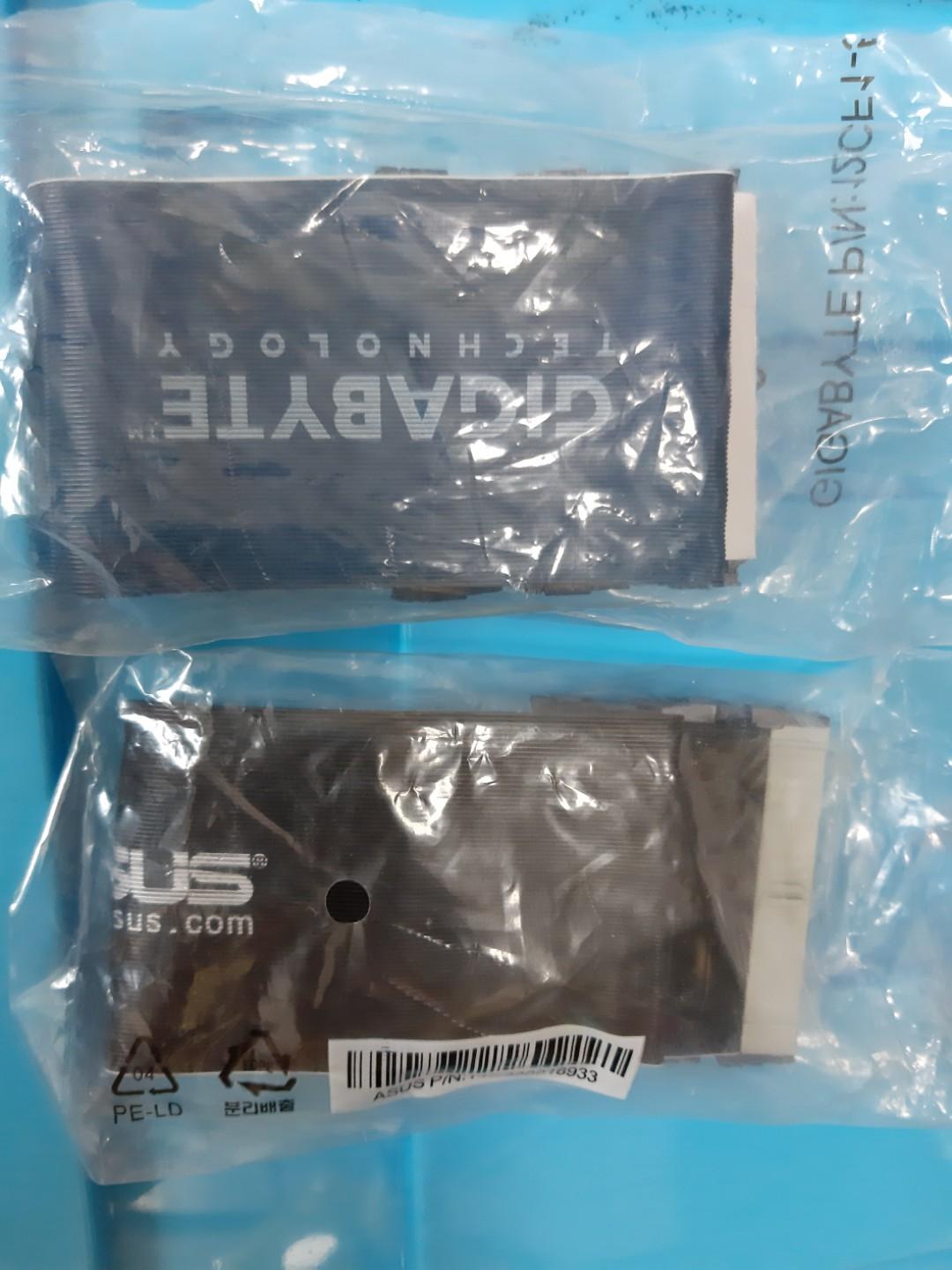 Computer cable (Category: Cables & Adaptors) located in Singapore. Submitted by jjj.online (Listing ID 232138555, Image 2). Description: Sata cable $2 Audio cable $2 Ide cable $2 Power cord 3 pin $2 Vga cable $4 Include normal postage.