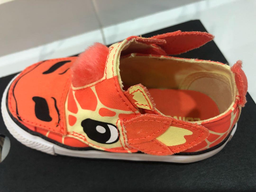 Giraffe discount converse shoes