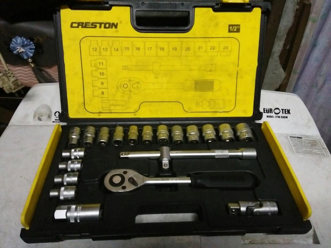 Creston socket wrench shop set
