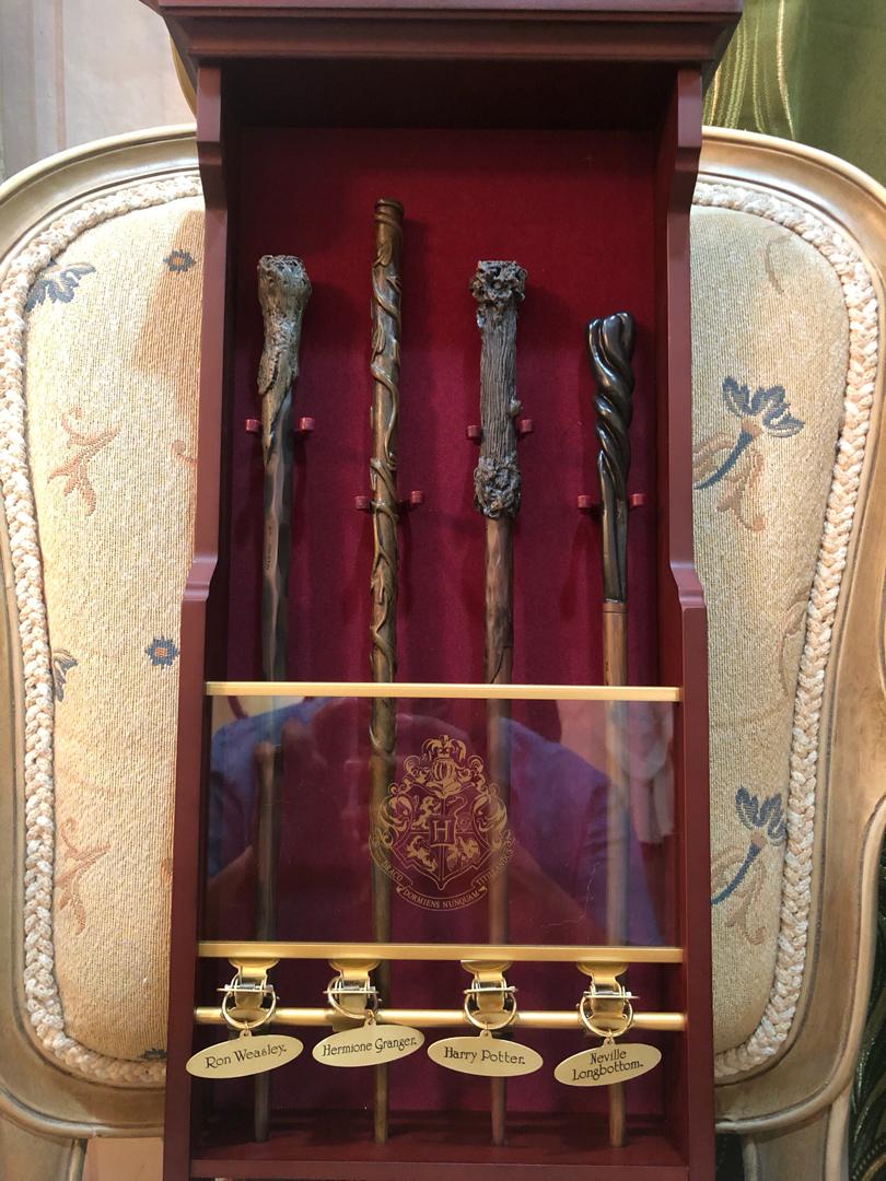 Potter's Racks Harry potter complete set 1:1 replica with display rack & gold name ...