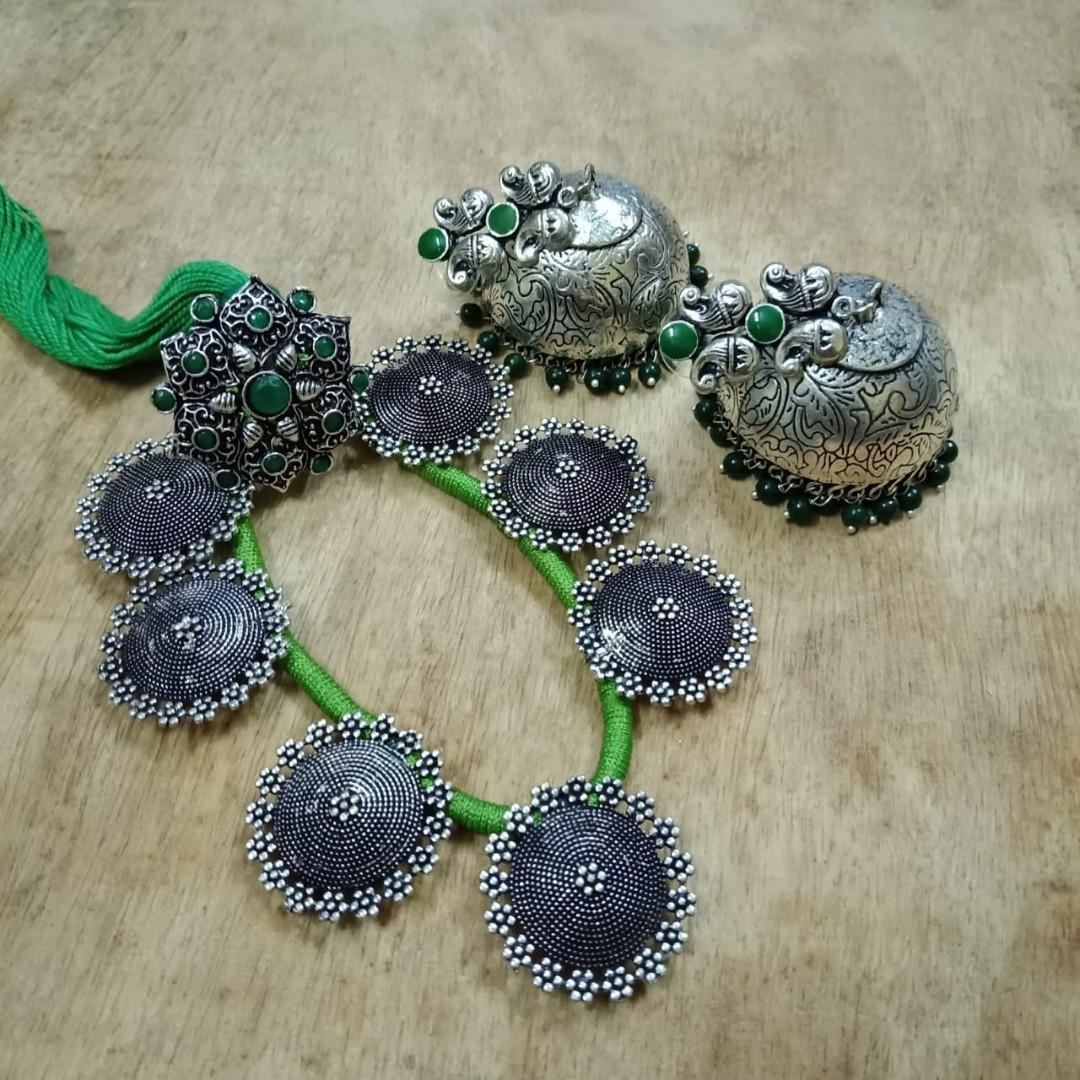 JB 19 JEWELLERY BOX Parrot Green thread necklace set with matching