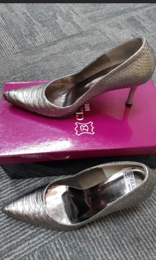 New Bronze Court Shoes, Women's Fashion 