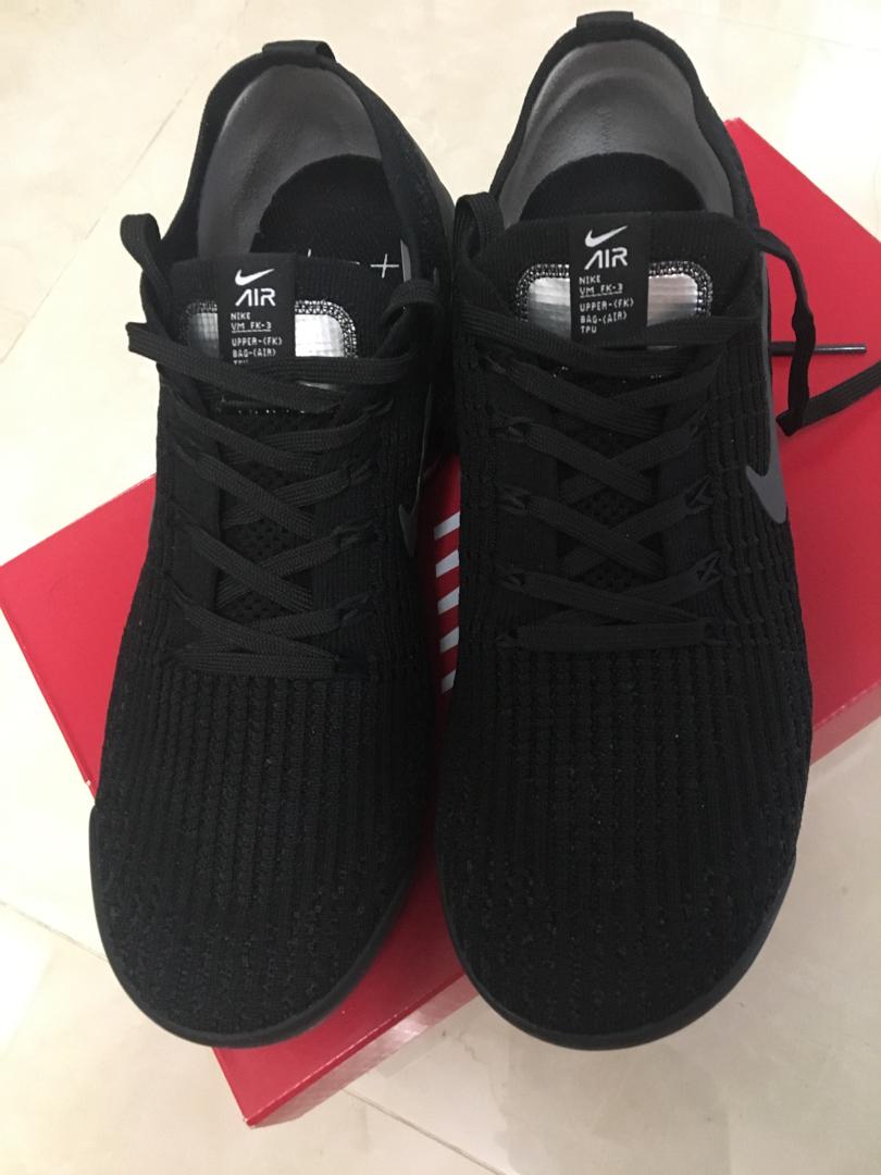 nike vm triple black