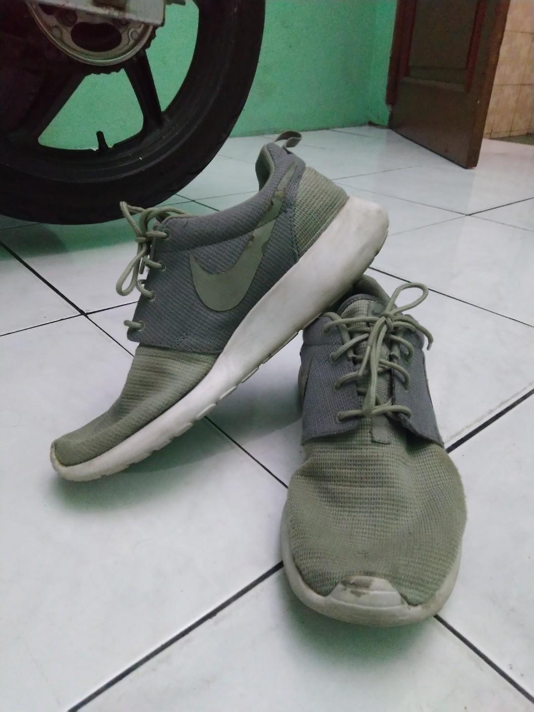 roshe run olive