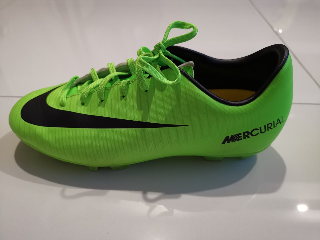 Nike Soccer Boots, Sports, Sports Apparel on Carousell