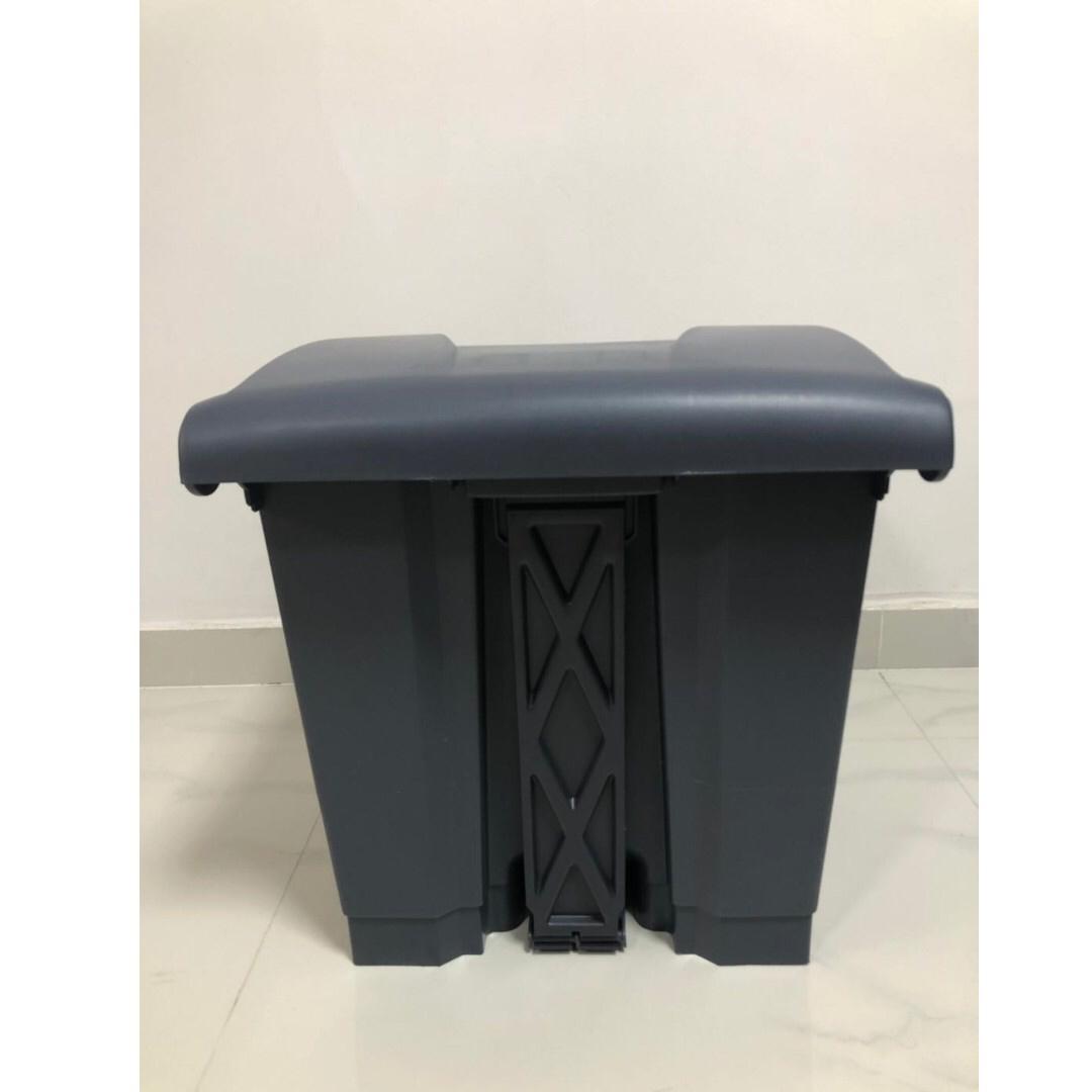 30L- Plastic rectangle pedal bin / dustbin, Furniture & Home Living ...