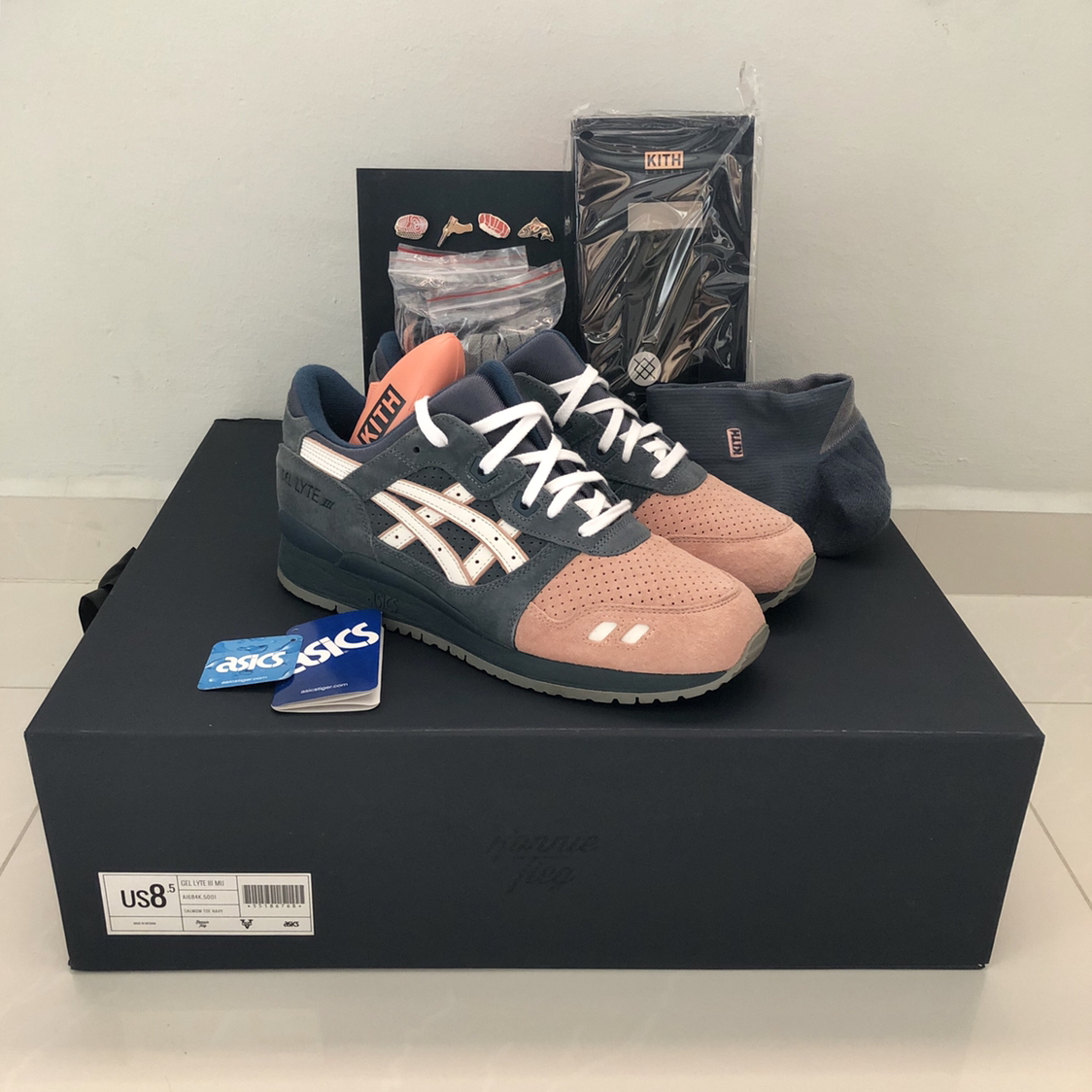 asics salmon toe