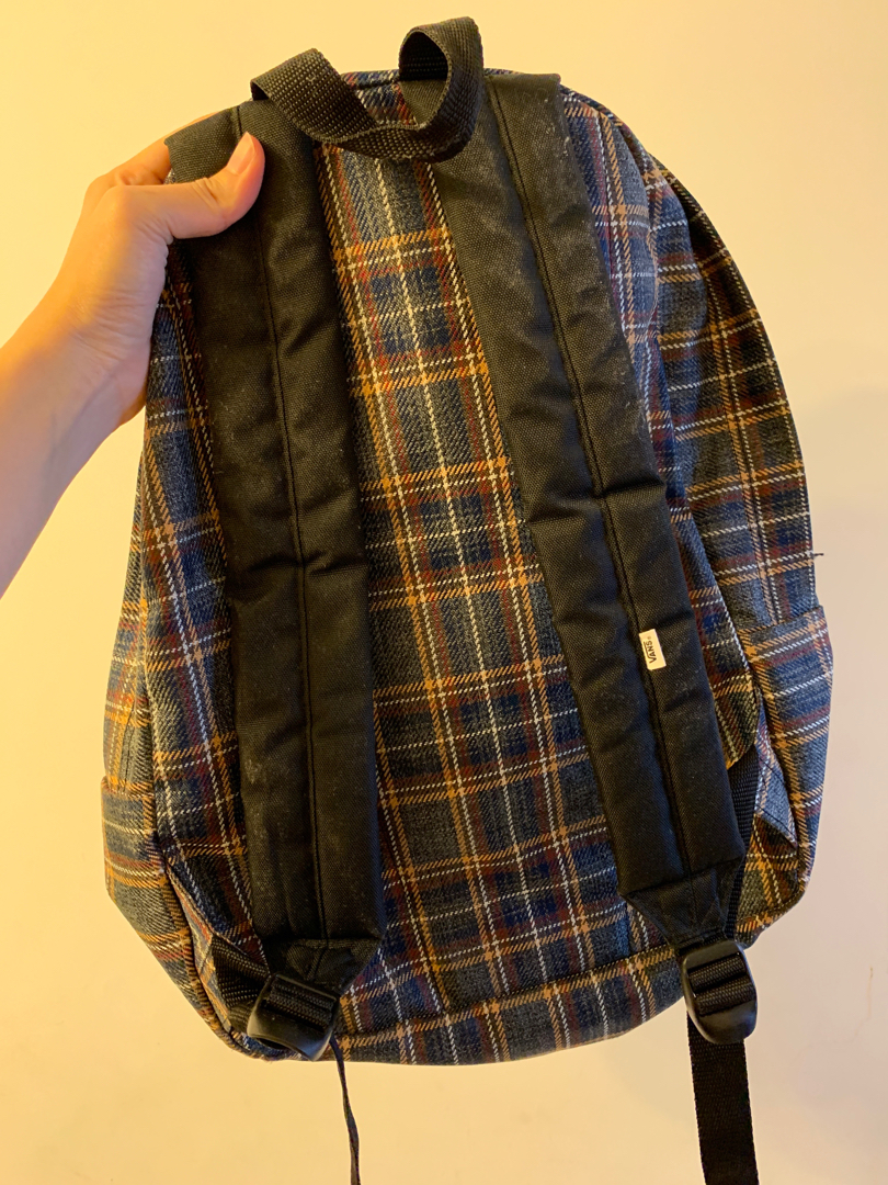 Vans backpack （分類：背包）位於 Hong Kong。 由 toyoe 提交（商品編號 232196182，圖片 2）。簡介： 100% real 90% new 。