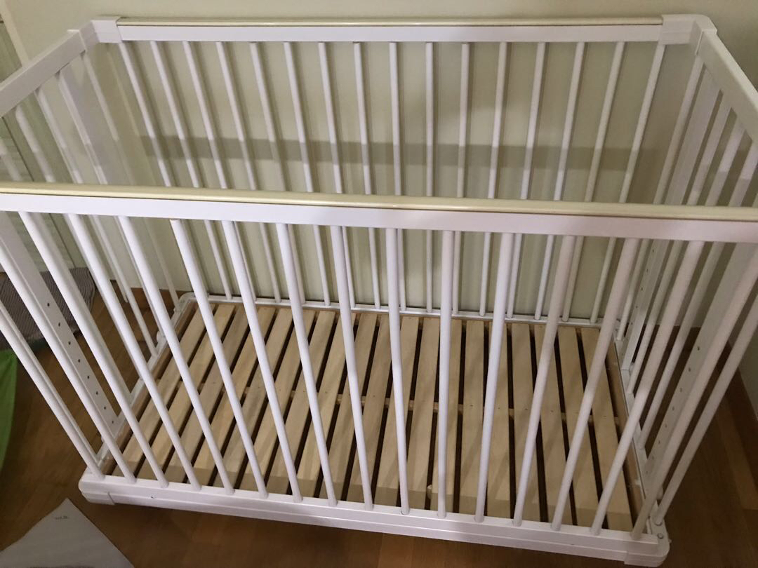 Adjustable height cot, Babies & Kids, Baby Nursery & Kids Furniture