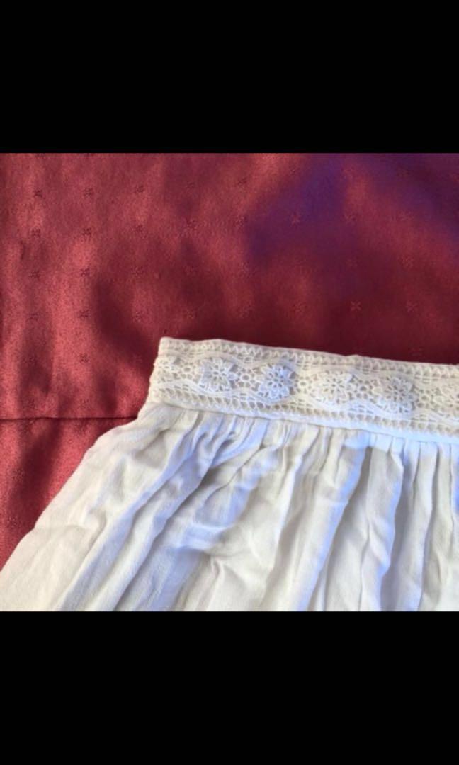 ALL THESE FOR 500? 😱💗 (Category: Sets or Coordinates) located in Quezon City. Submitted by maria.closet (Listing ID 232297102, Image 2). Description: Tube dress from True Love: Size: XL White skirt from F21 Size: M Yellow skirt from F21 Size: L Matte Lipstick from Maybelline 95% unused promise!!! .