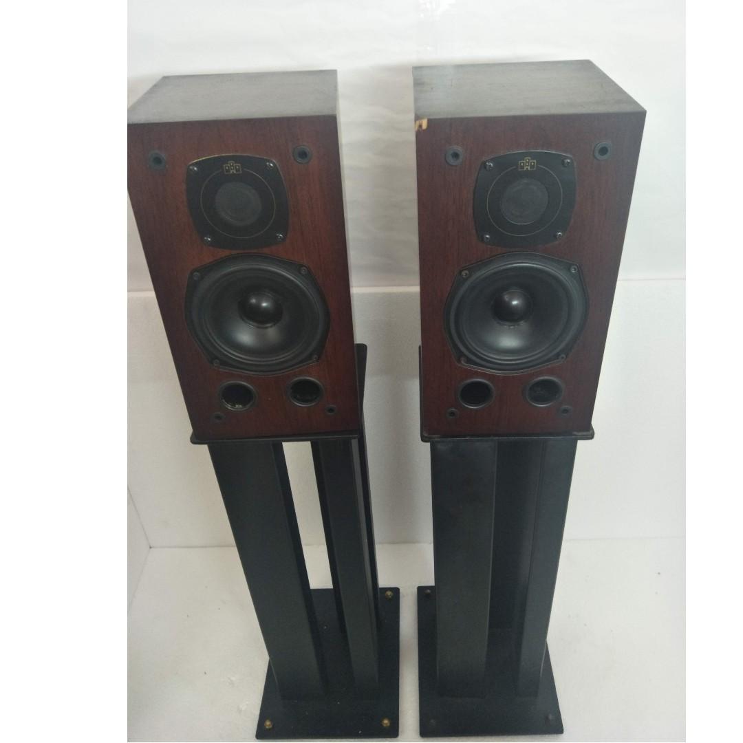 castle bookshelf speakers