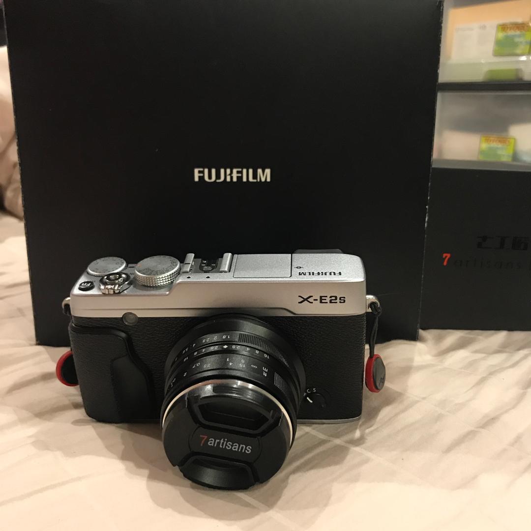 Like New Xe2s Fujifilm Camera With 25mm F1 8 Lens Photography Cameras Mirrorless On Carousell