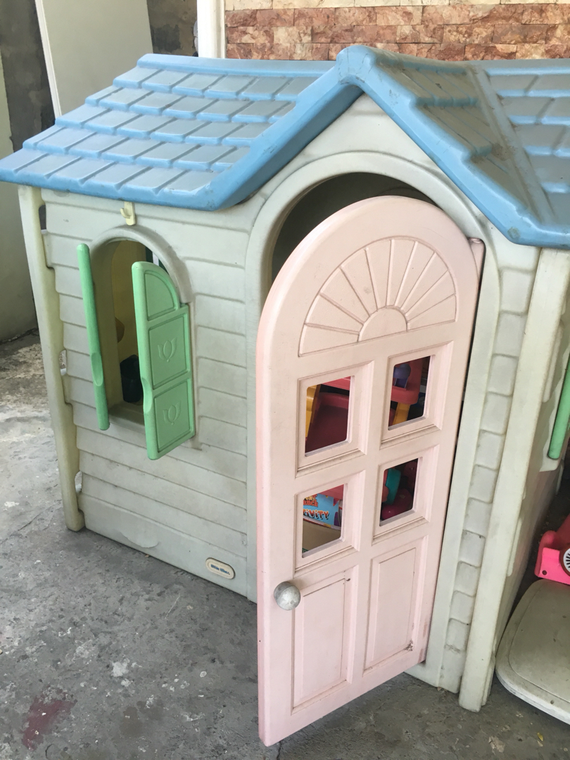 Vintage little 2025 tikes house