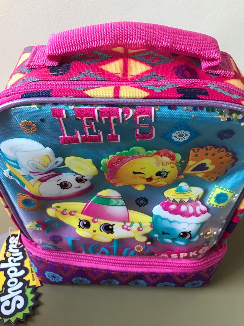 Shopkins snack bag (Category: Other Babies Going Out Needs) located in Las Pinas. Submitted by mileys2017 (Listing ID 232283782, Image 2). Description: Shopkins snack bag Brand new from States with moving glitters .