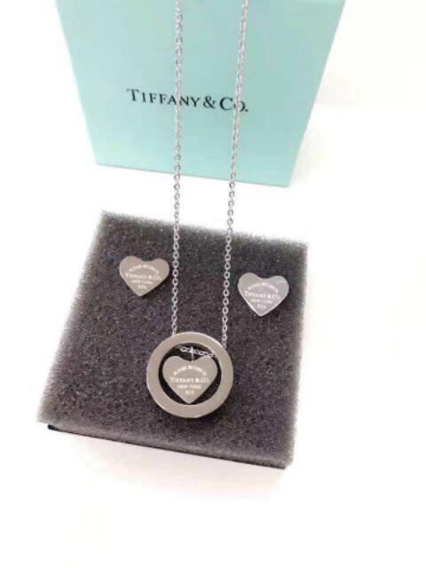 Tiffany and co new arrivals necklace and earring set