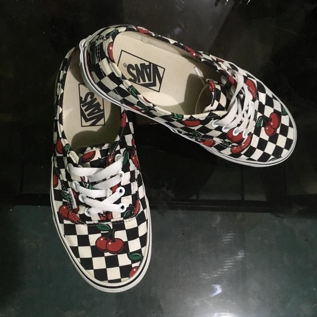 vans cherry checker