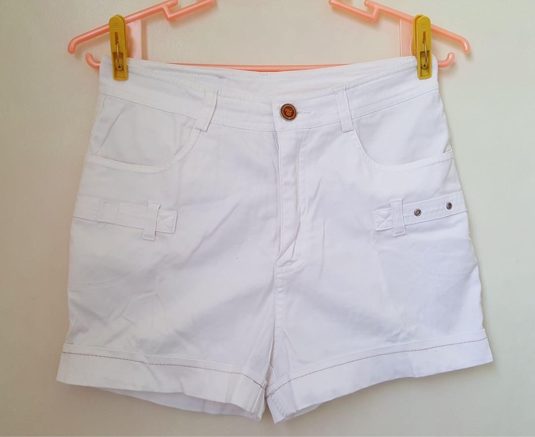 white maong shorts