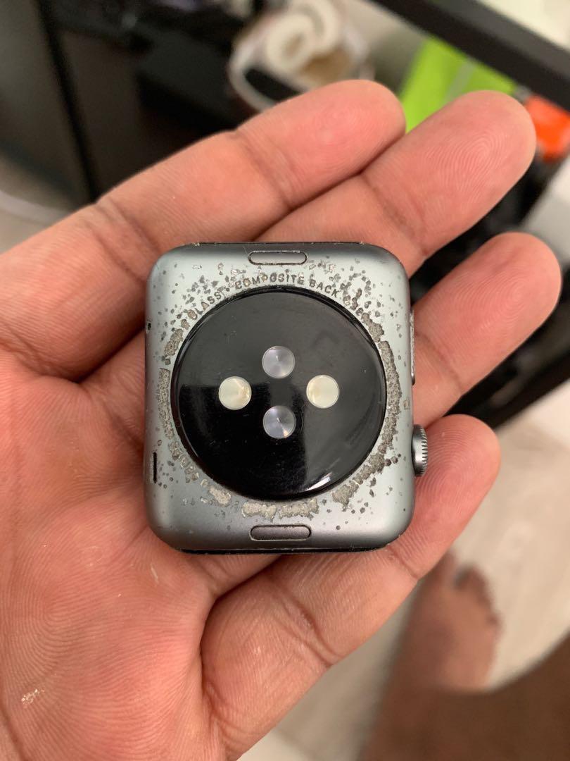 Apple Watch Series 1 screen broken but still working perfectly