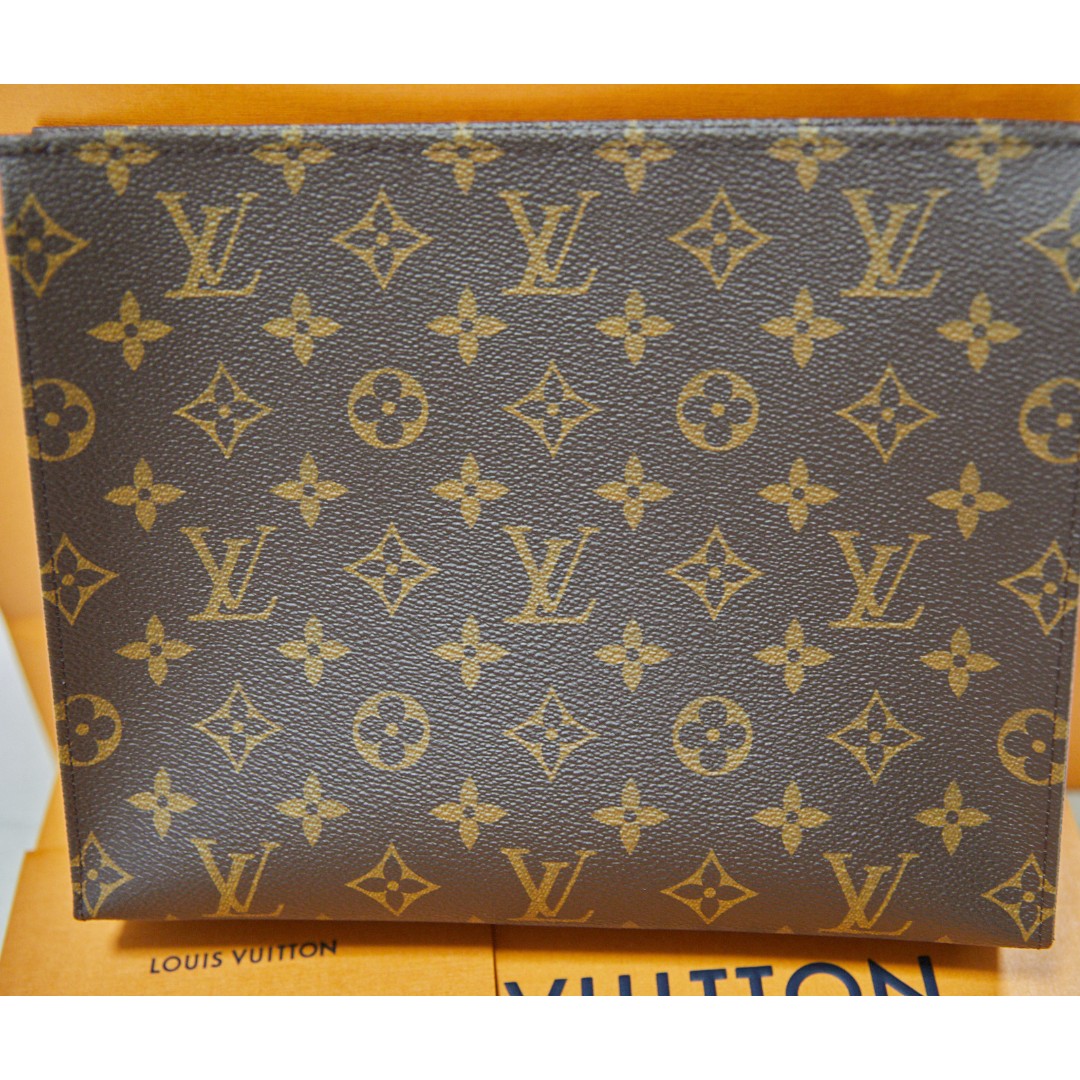 Brand New Louis Vuitton Toiletry Pouch 26 M47542 Luxury Bags
