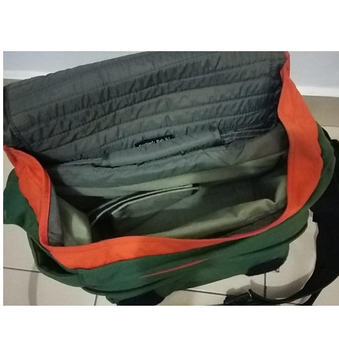 Camera bag (Category: Cameras) located in Kuala Lumpur. Submitted by skyspy920 (Listing ID 232407010, Image 2). Description: I have an original Crumpler Fourninety Daily (L) camera bag for sale. It is in very good condition. Selling because I am clearing some space in my store. Strictly self pick up only. Requests for shipping will be ignored. Thank you.