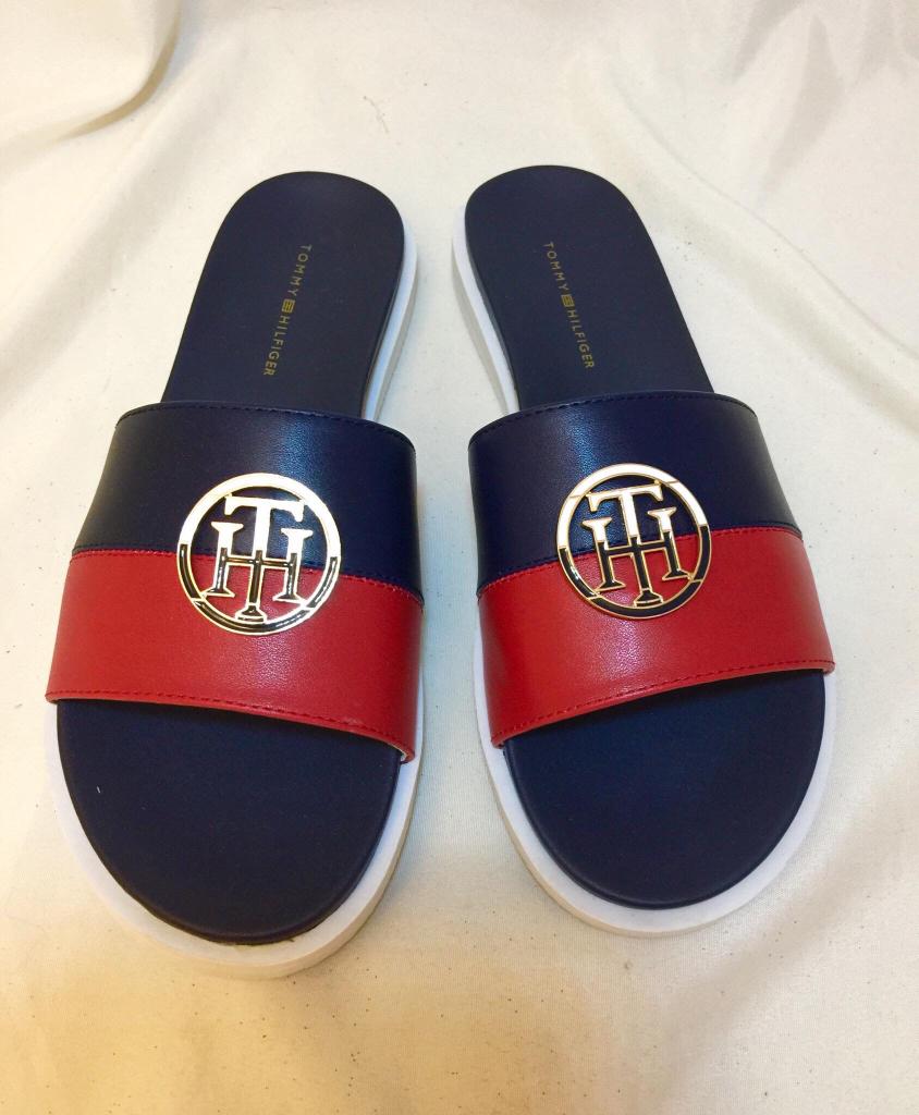 CLOSING OUT SALE TOMMY HILFIGER SOULI SLIDE SIZE 6 9US